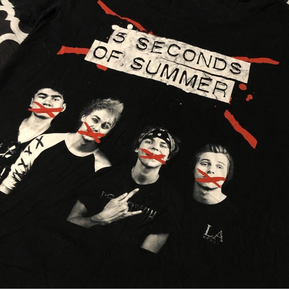 Gildan Other - 5 Seconds Of Summer Rock Out With Your Socks Out 2015 Tour  Black T Shirt Medium